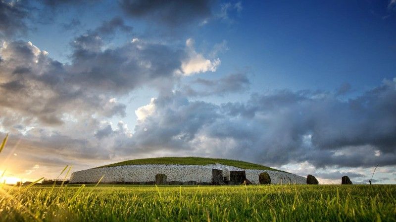 Newgrange (Custom)