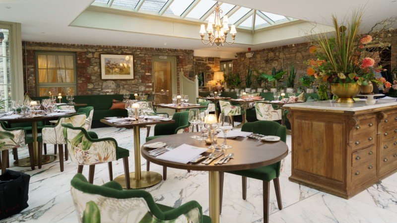 Dining College Hill House